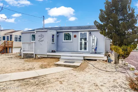 80 Dolphin Rd, Tuckerton, NJ 08087