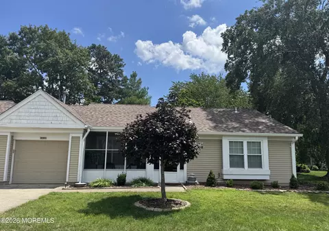 1064 Buckingham Dr # B, Manchester, NJ 08759