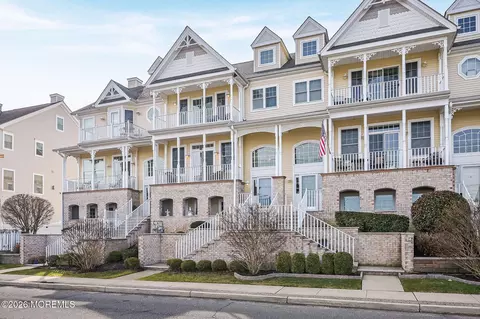 14 1st St, Keyport, NJ 07735