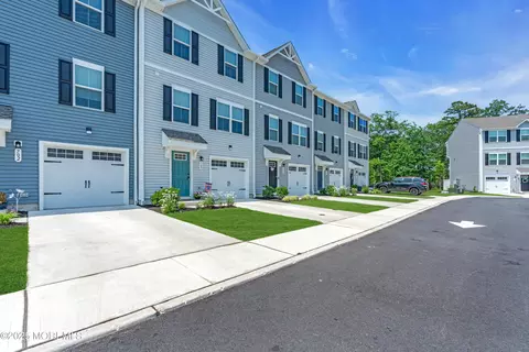 703 Cyprus Ct, Forked River, NJ 08731