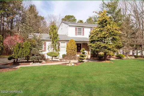 12 Southfork Dr, Jackson, NJ 08527