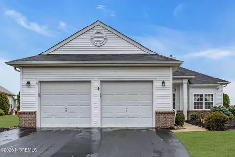 21 Trevi Ct, Manchester, NJ 08759