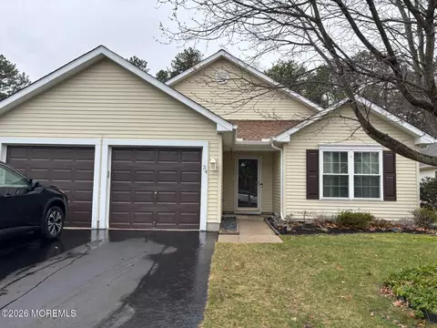 34 Clear Lake Rd, Whiting, NJ 08759