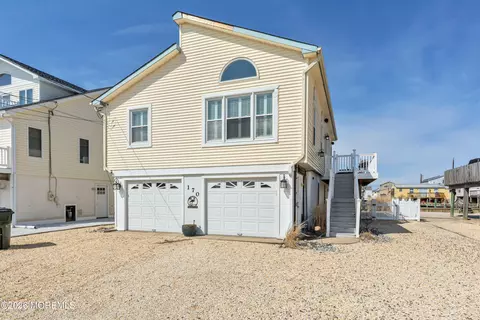 170 Flamingo Rd, Tuckerton, NJ 08087