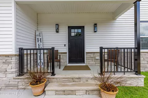 622 Lighthouse Dr, Manahawkin, NJ 08050