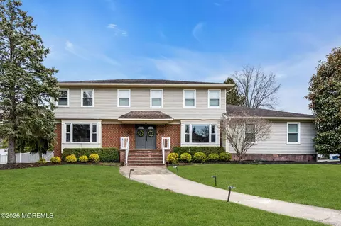 14 Hartshorne Rd, Ocean, NJ 07712