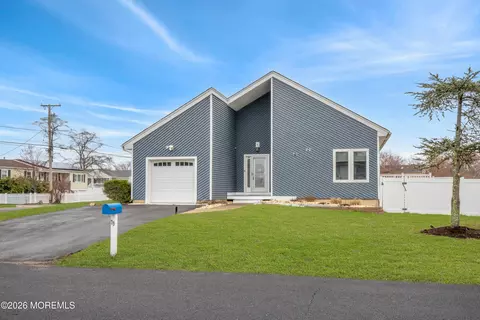 79 16th St, Toms River, NJ 08753