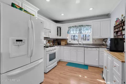 965 Gloucester Ave, Brick, NJ 08723 photo 8