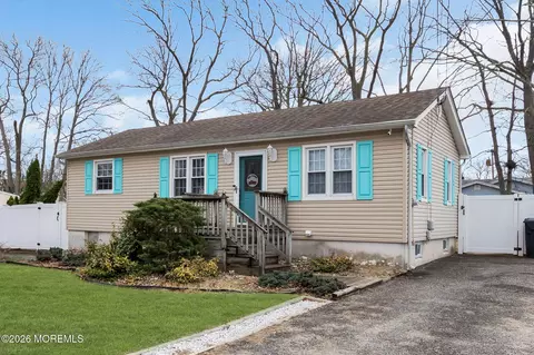 965 Gloucester Ave, Brick, NJ 08723