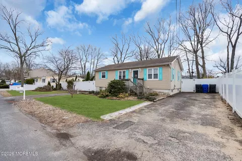965 Gloucester Ave, Brick, NJ 08723 photo 3