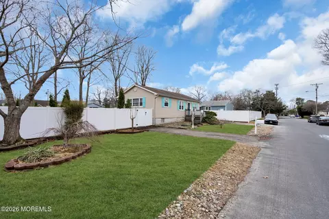 965 Gloucester Ave, Brick, NJ 08723 photo 4