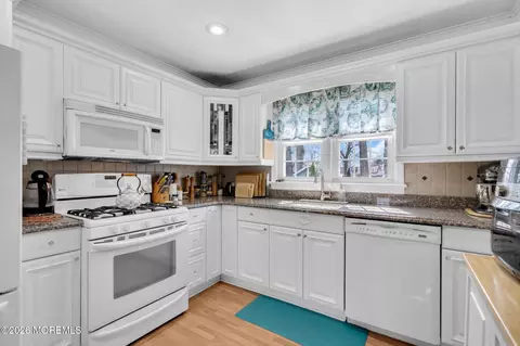 965 Gloucester Ave, Brick, NJ 08723 photo 9