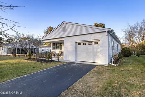 86 San Carlos St, Toms River, NJ 08757