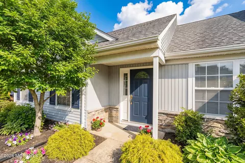 2570 Little Pine Ct, Toms River, NJ 08755