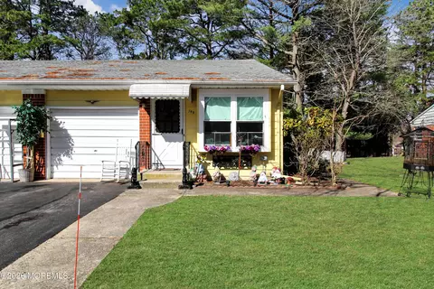 74 Yorktowne Pkwy # B, Whiting, NJ 08759