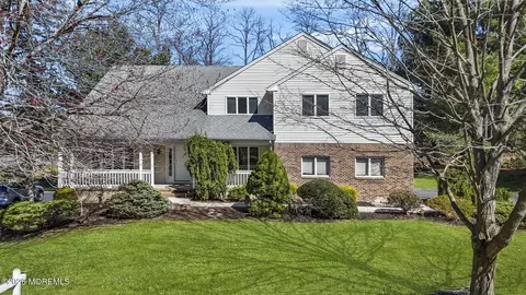34 Knob Hill Rd, Morganville, NJ 07751
