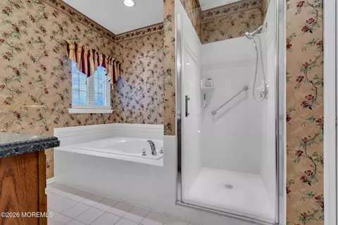 Bath - 46 Pancoast Rd, Waretown, NJ 08758 photo 2 of 3