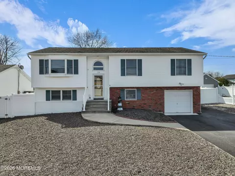 114 Mizzen Rd, Brick, NJ 08723