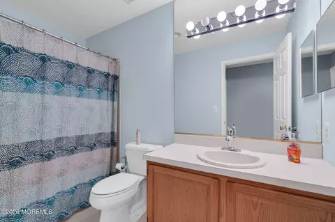 Bath - 701 Carnation Dr, Brick, NJ 08724 photo 10 of 10