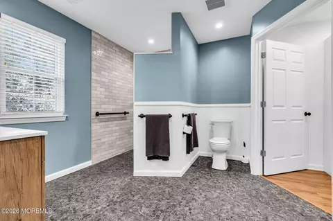 Bath - 701 Carnation Dr, Brick, NJ 08724 photo 2 of 10