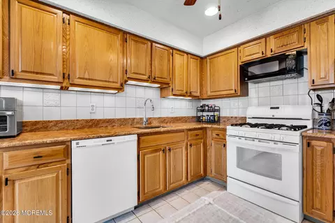 Kitchen - 701 Carnation Dr, Brick, NJ 08724 photo 1 of 3