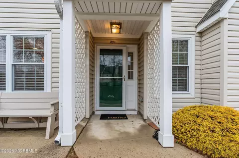 Exterior - 701 Carnation Dr, Brick, NJ 08724 photo 3 of 5