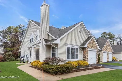 Exterior - 701 Carnation Dr, Brick, NJ 08724 photo 5 of 5