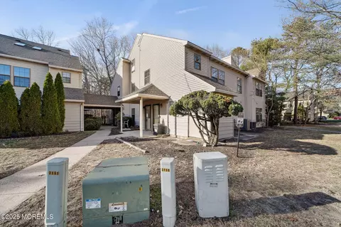 606 Goldthread Ct, Jackson, NJ 08527