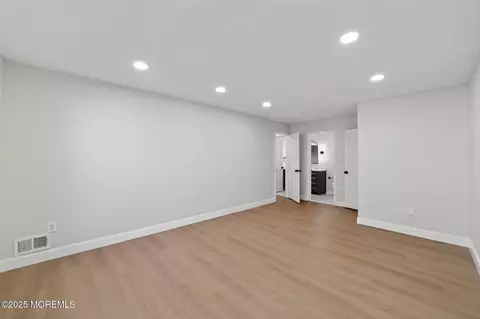 606 Goldthread Ct, Jackson, NJ 08527 photo 8