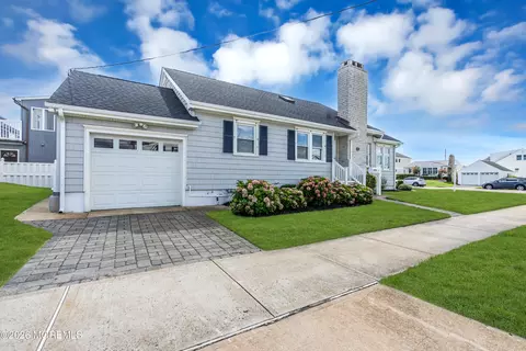 200 1st Ave, Avon By The Sea, NJ 07717