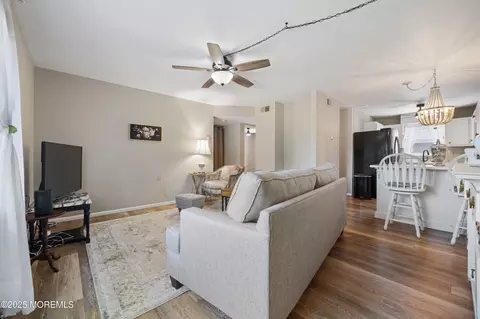 39 Cambridge Ct #E, Lakewood, NJ 08701