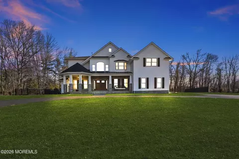 1 Lakeview Dr, Manalapan, NJ 07726