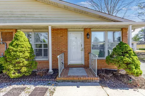 43 Magnolia Rd # A, Manahawkin, NJ 08050