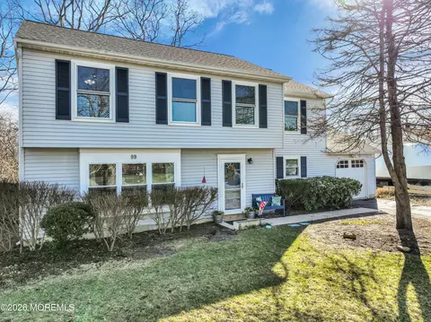 99 Westwood Dr, Toms River, NJ 08753