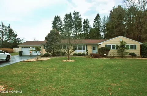 32 Cameron Ct, Freehold, NJ 07728