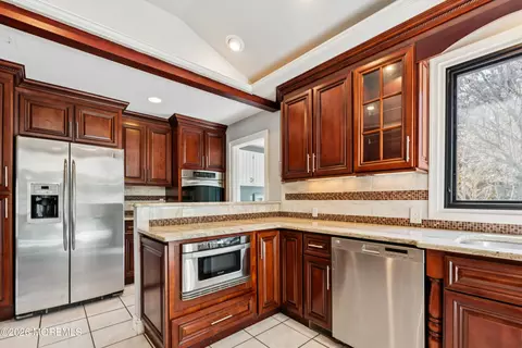 Kitchen - 288 Virginia Dr, Brick, NJ 08723 photo 2 of 3