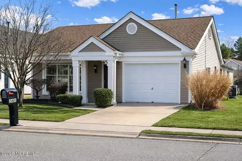 2400 Coral Leaf Rd, Toms River, NJ 08755