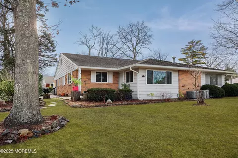 12 Blue Jay St #B, Manchester, NJ 08759