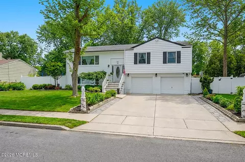 29 Fredric Dr, Ocean, NJ 07712