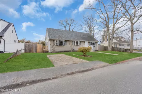 121 Harding Dr, Brick, NJ 08724