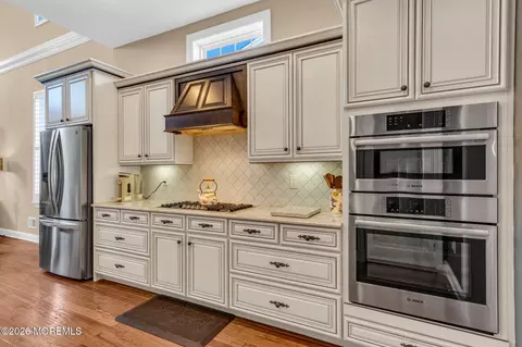 Kitchen - 35 Dunberry Dr, Forked River, NJ 08731 photo 8 of 14