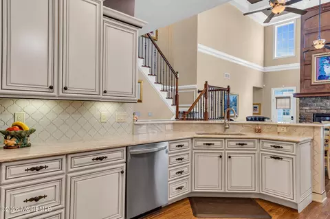 Kitchen - 35 Dunberry Dr, Forked River, NJ 08731 photo 7 of 14