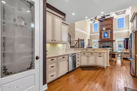 Kitchen - 35 Dunberry Dr, Forked River, NJ 08731 photo 6 of 14