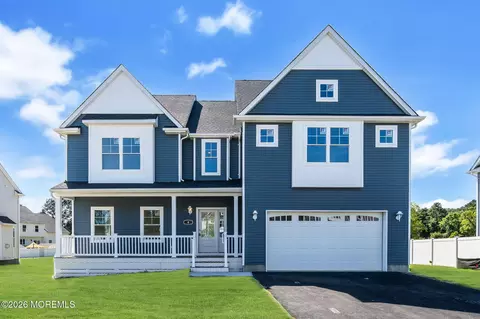 4 Potters Ct, Bayville, NJ 08721