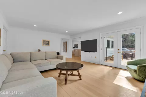 Living - 4 Constitution Dr, Leonardo, NJ 07737 photo 1 of 4