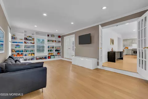Living - 4 Constitution Dr, Leonardo, NJ 07737 photo 2 of 4