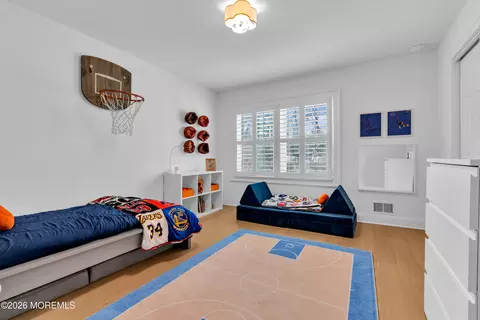 Bedroom - 4 Constitution Dr, Leonardo, NJ 07737 photo 5 of 10