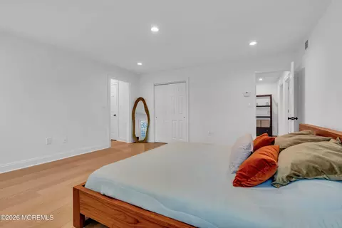 Bedroom - 4 Constitution Dr, Leonardo, NJ 07737 photo 3 of 10