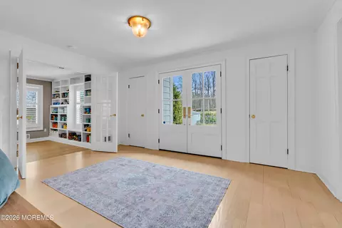 Entry Way - 4 Constitution Dr, Leonardo, NJ 07737 photo 2 of 8