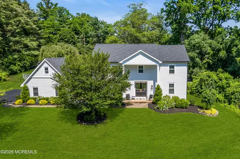 4 Constitution Dr, Leonardo, NJ 07737